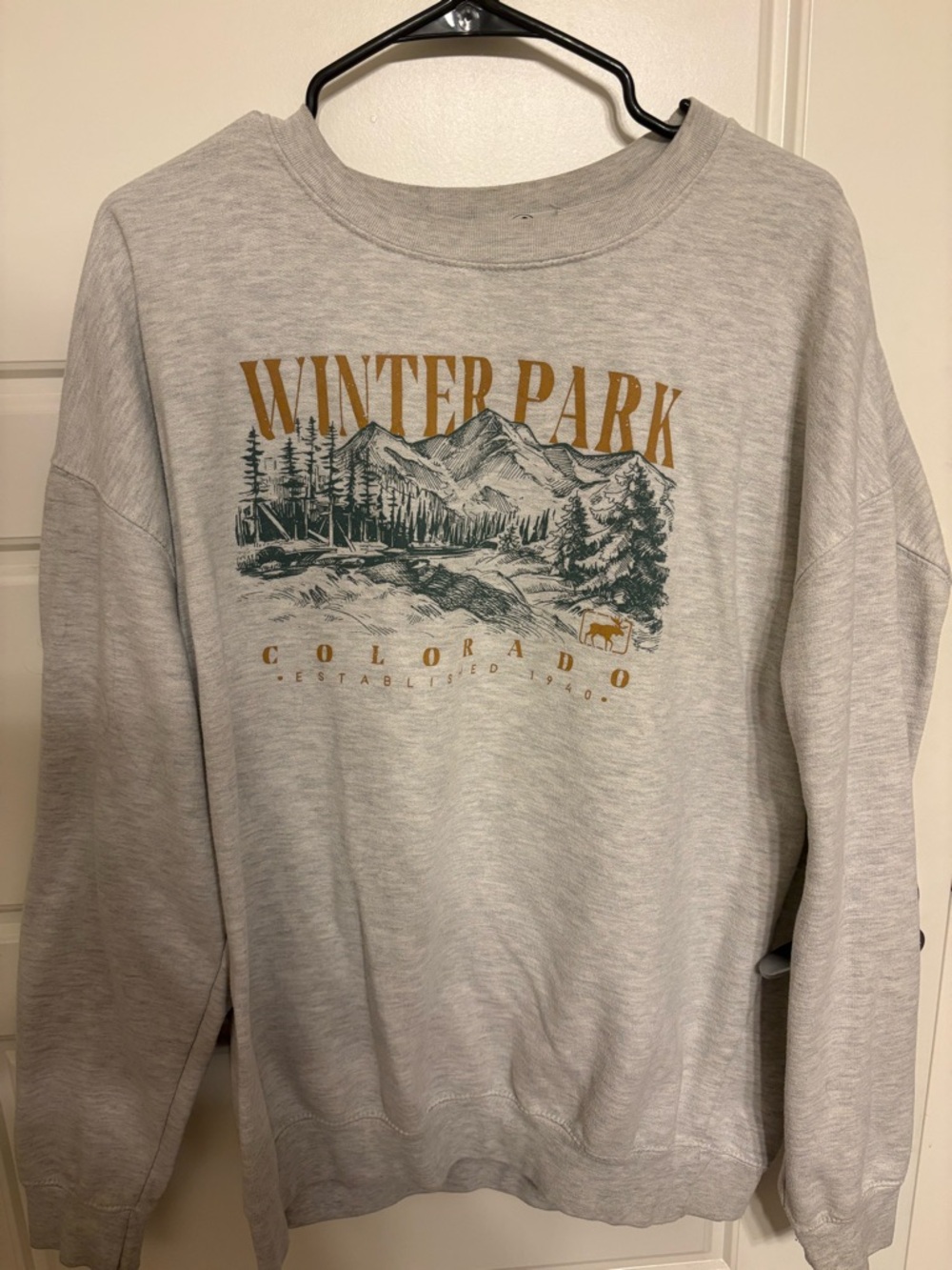 Winter Park Colorado Graphic Crewneck Sweatshirt - Light Ash Gray CO Pullover